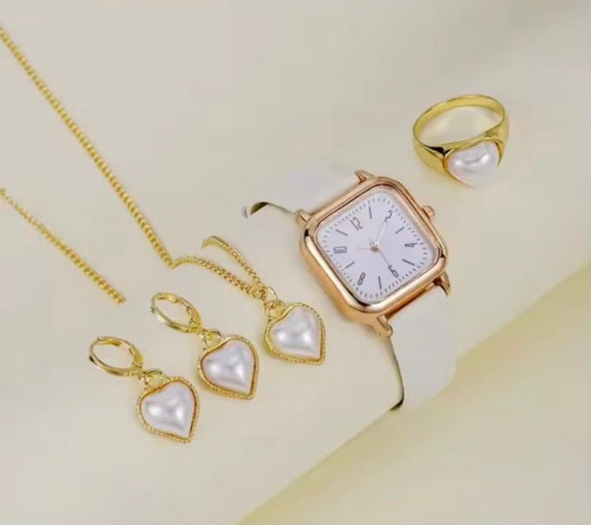 Ensemble Montre avec chaine et boucles d'oreilles et Bague - plaque or